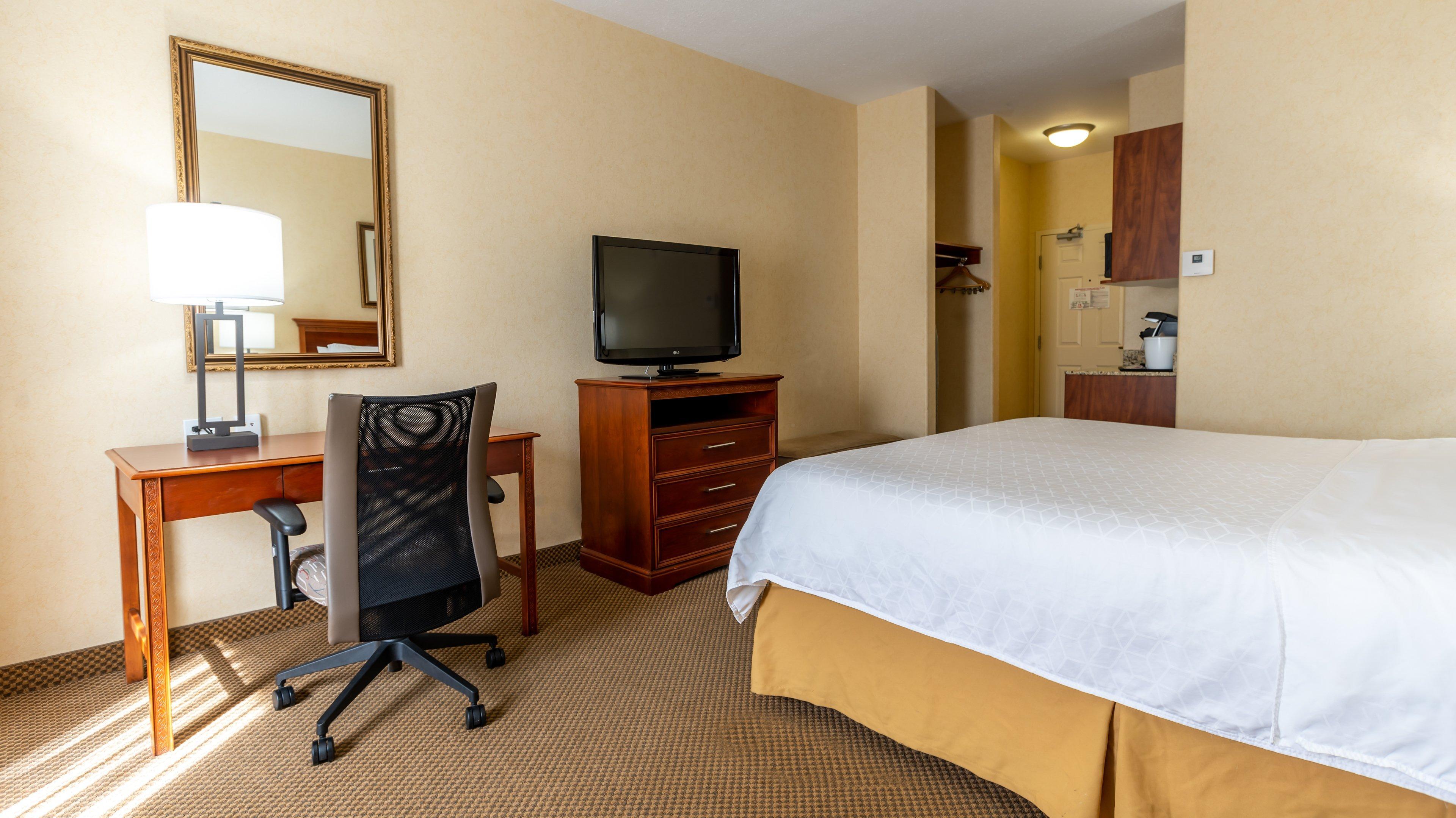 Hotel Express & - Edmonton International Airport By Ihg 2*