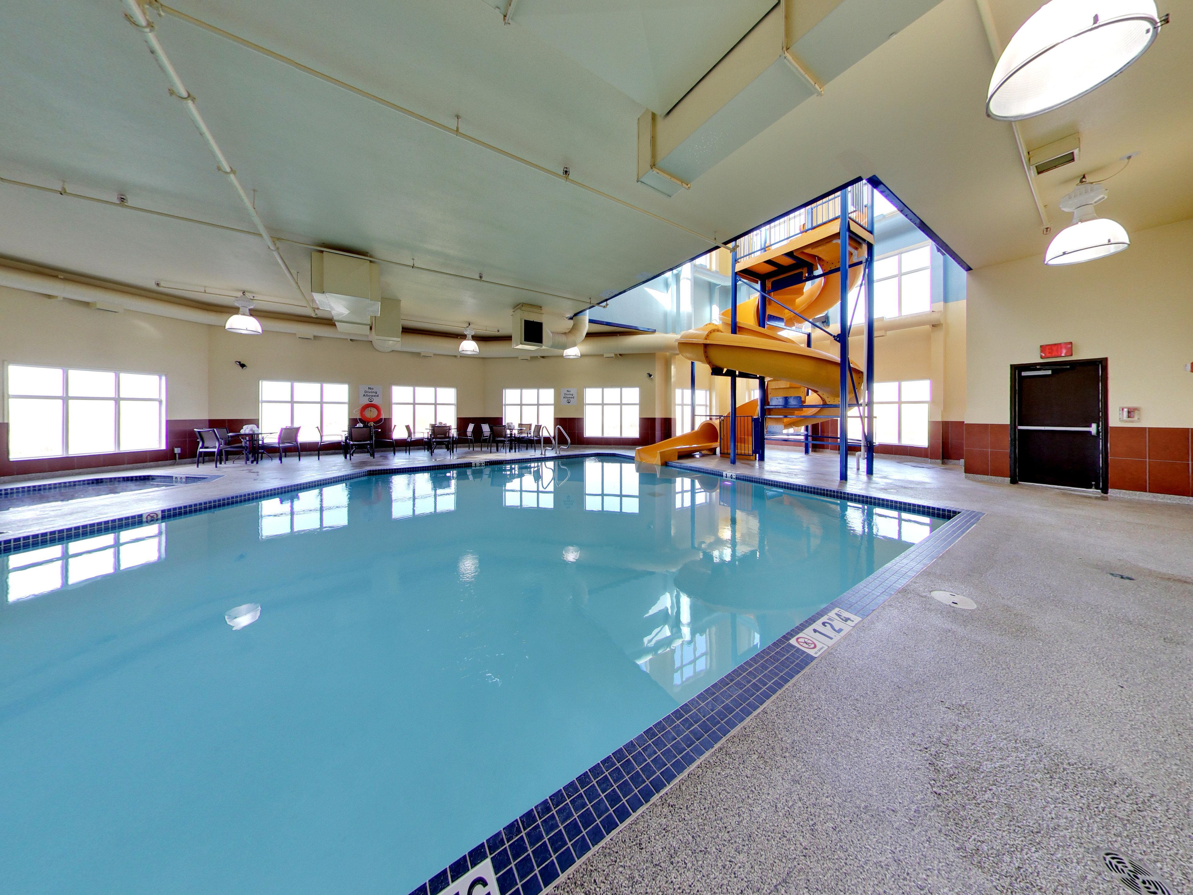 Express & - Edmonton International Airport By Ihg Hotel 2*