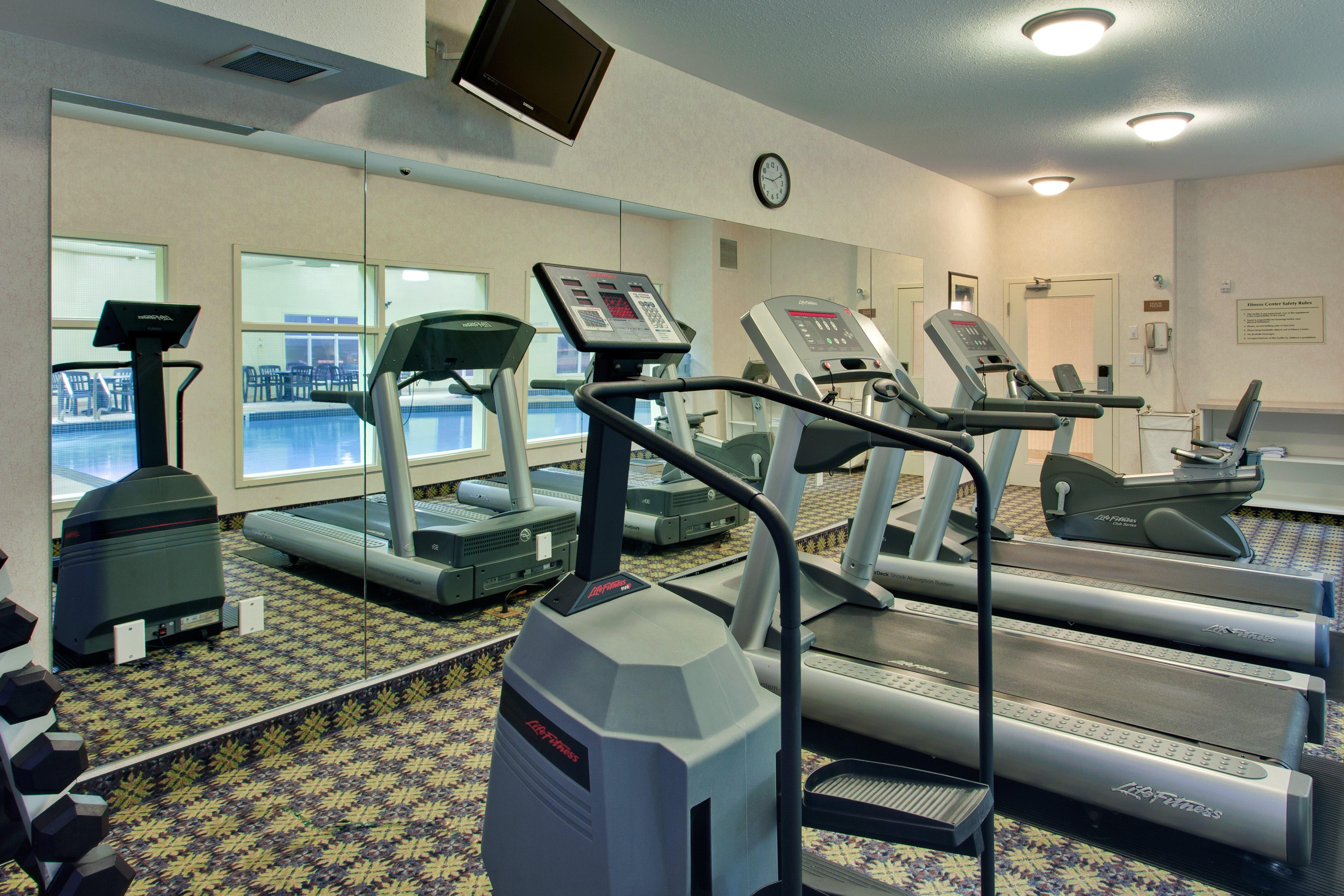Express & - Edmonton International Airport By Ihg 2*