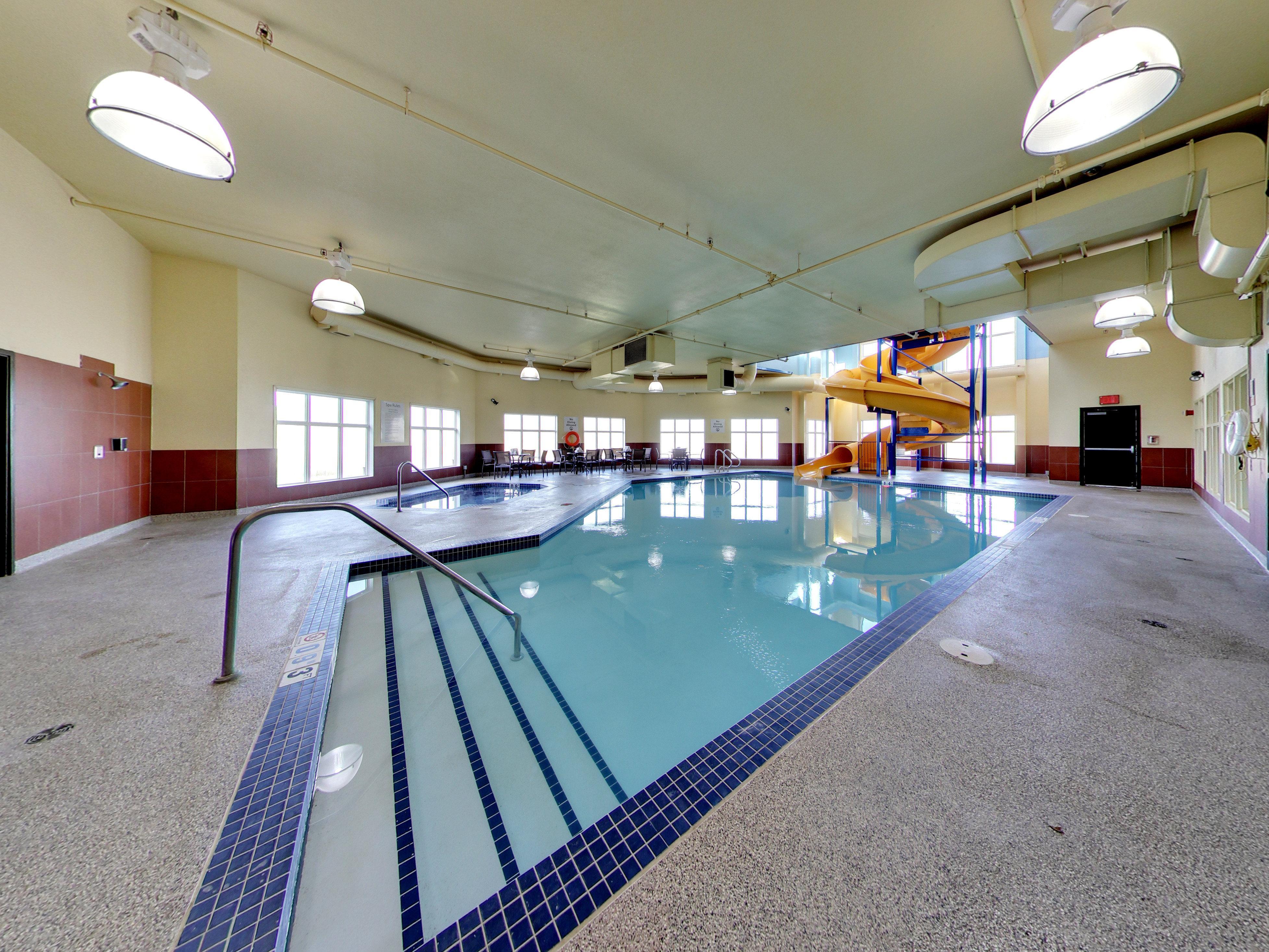 Hotel Express & - Edmonton International Airport By Ihg 2*