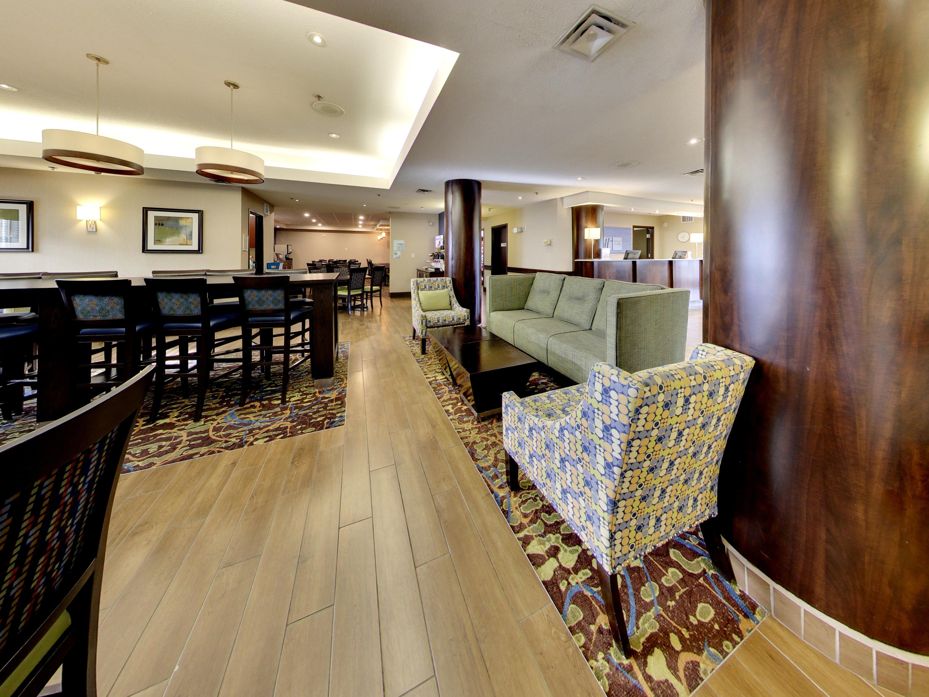Express & - Edmonton International Airport By Ihg Hotel Nisku