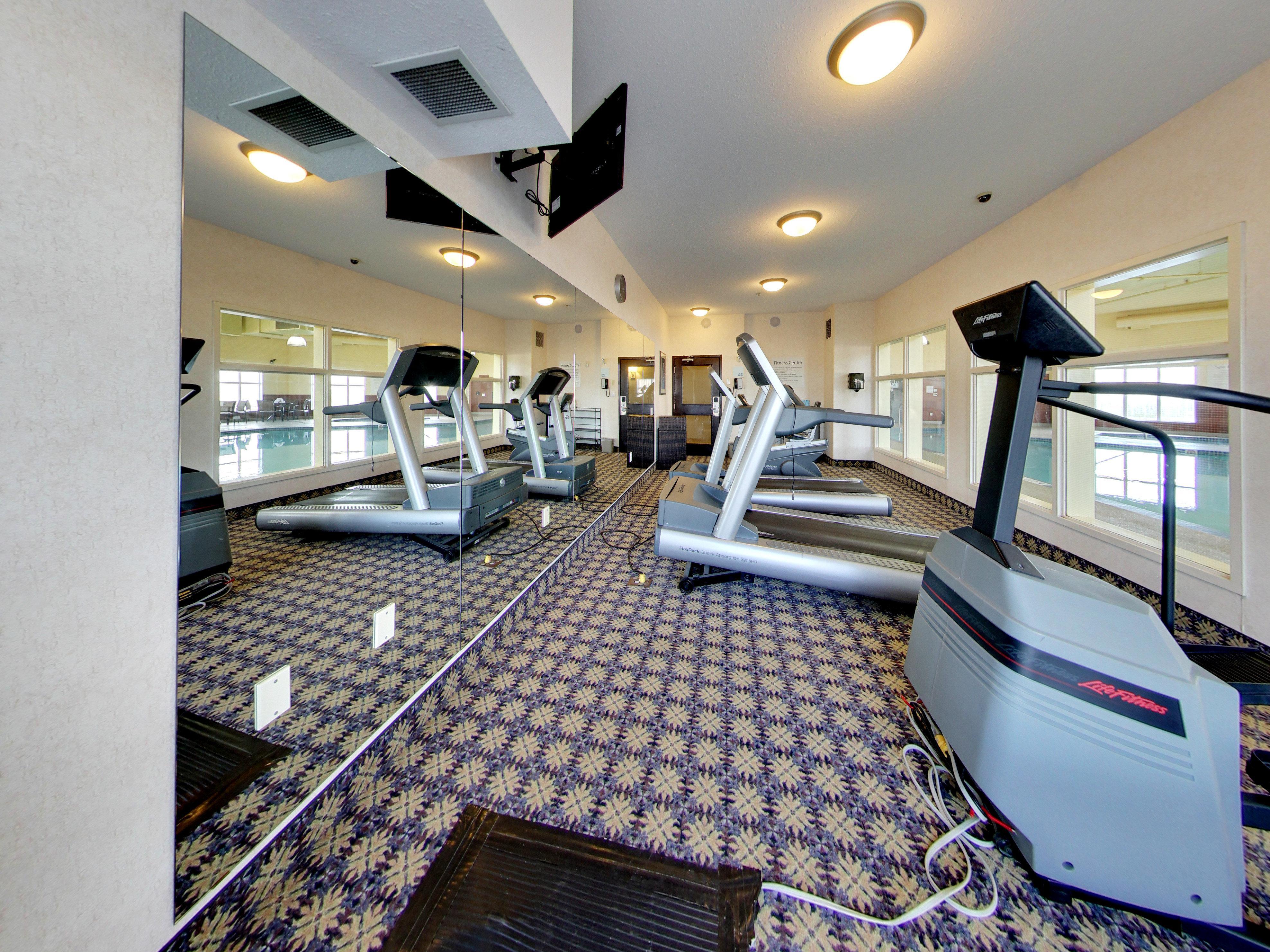 Express & - Edmonton International Airport By Ihg Hotel 2*