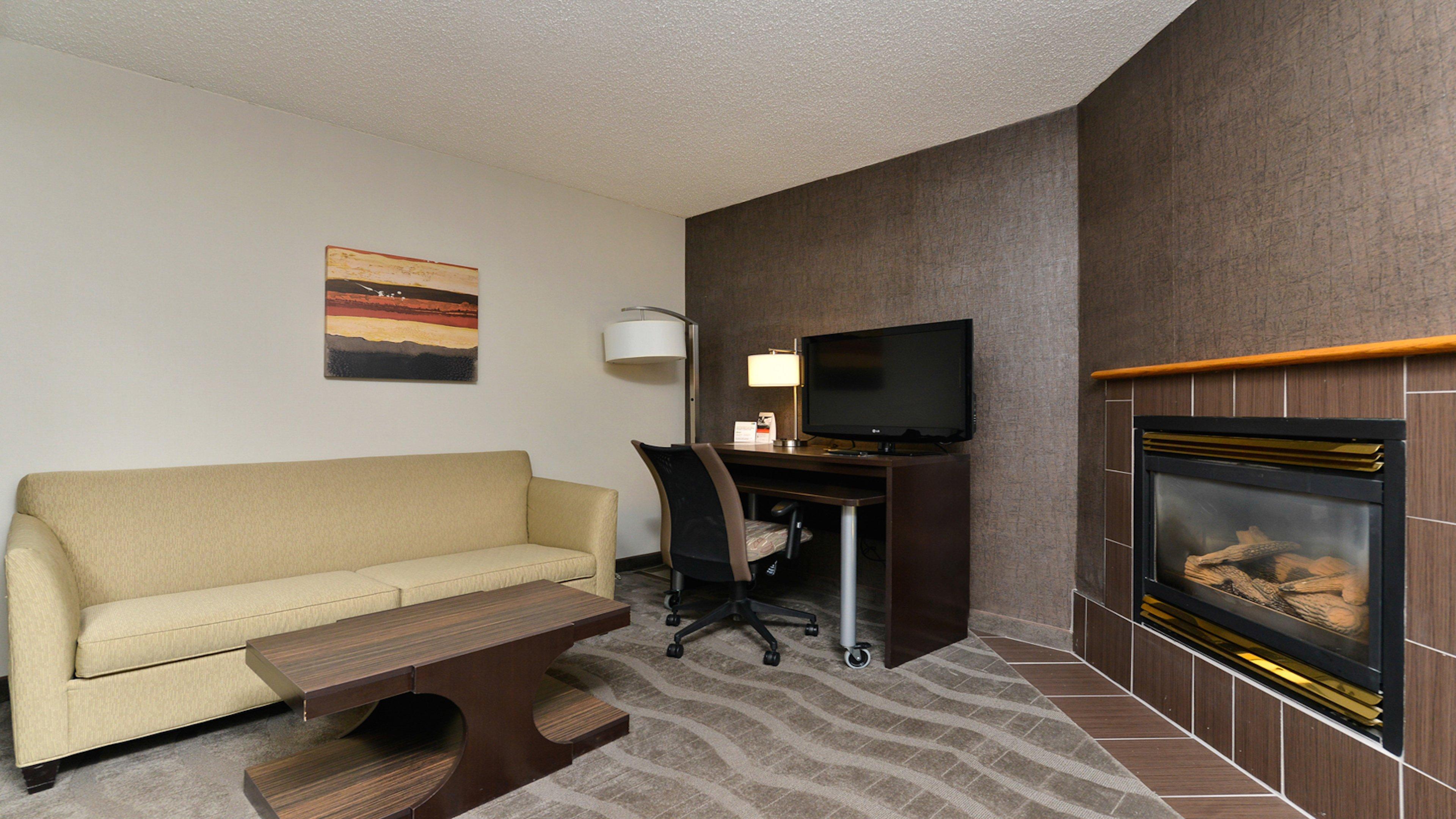 Express & - Edmonton International Airport By Ihg Hotel Nisku