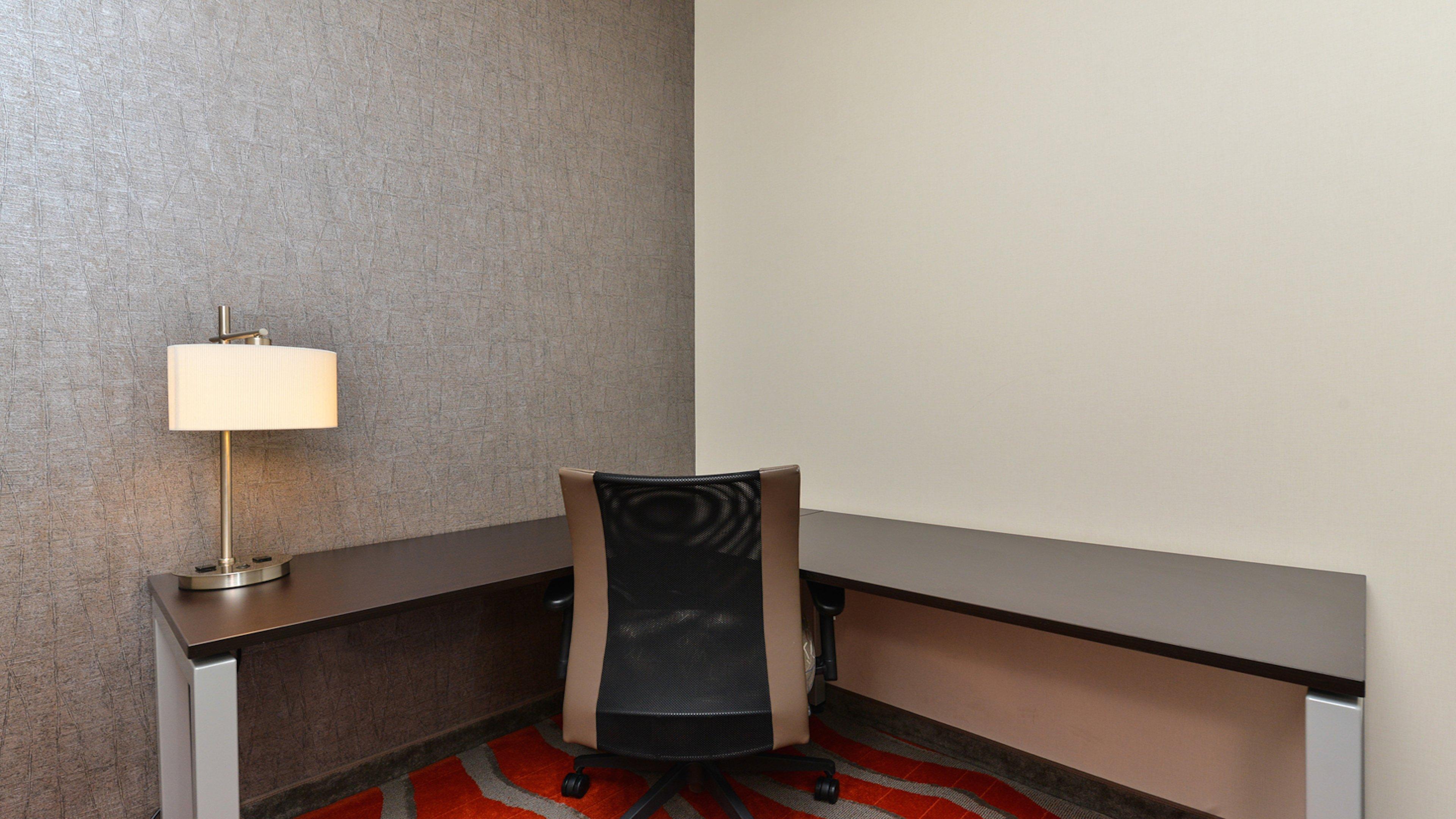Hotel Express & - Edmonton International Airport By Ihg 2*
