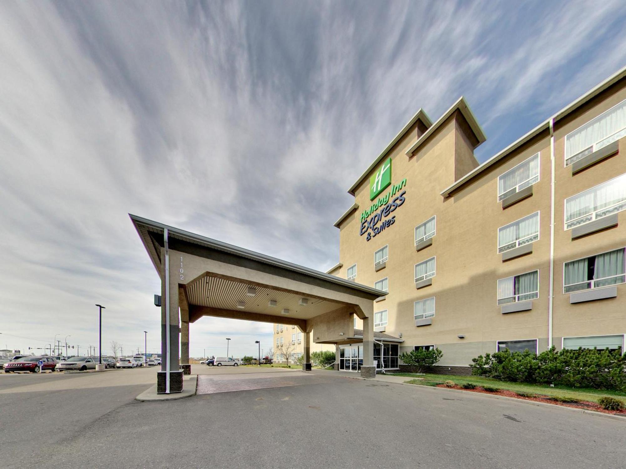 Express & - Edmonton International Airport By Ihg Hotel 2*