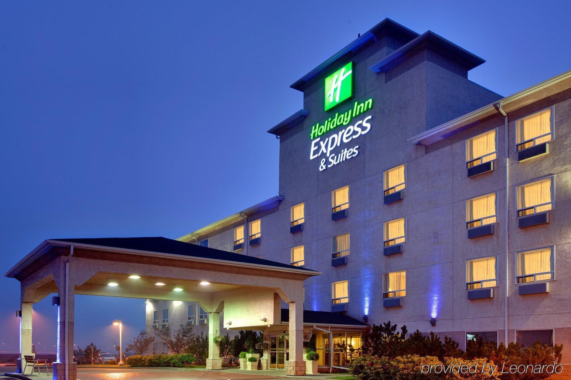 Hotel Express & - Edmonton International Airport By Ihg 2*